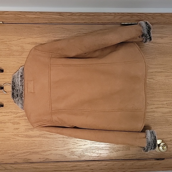 Coat - Picture 2 of 7